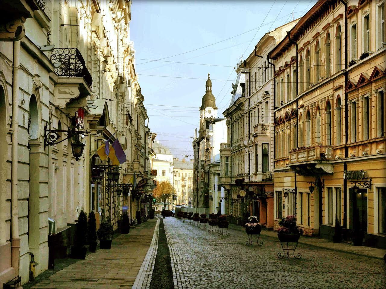 Старовинні вулички у місті Чернівці