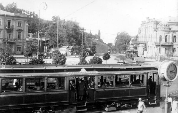 "Пульманівський" трамвай на нинішній Європейській площі. Фото 1929 року.