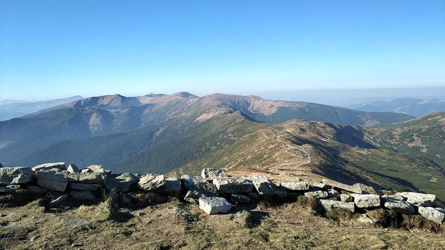 Краєвид із гори Піп Іван.