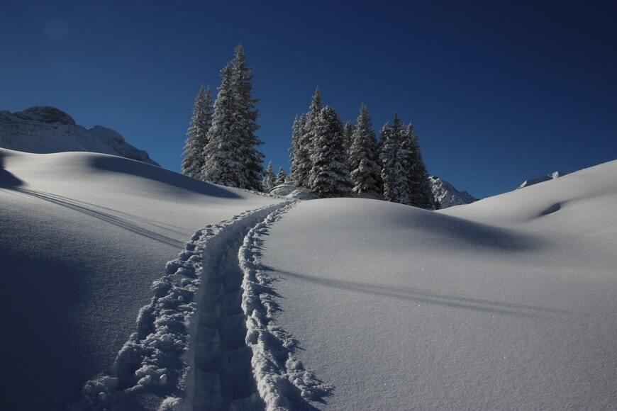 Сніг і білий колір допомагають людині сприймати холодний період і пережити його оптимістично.