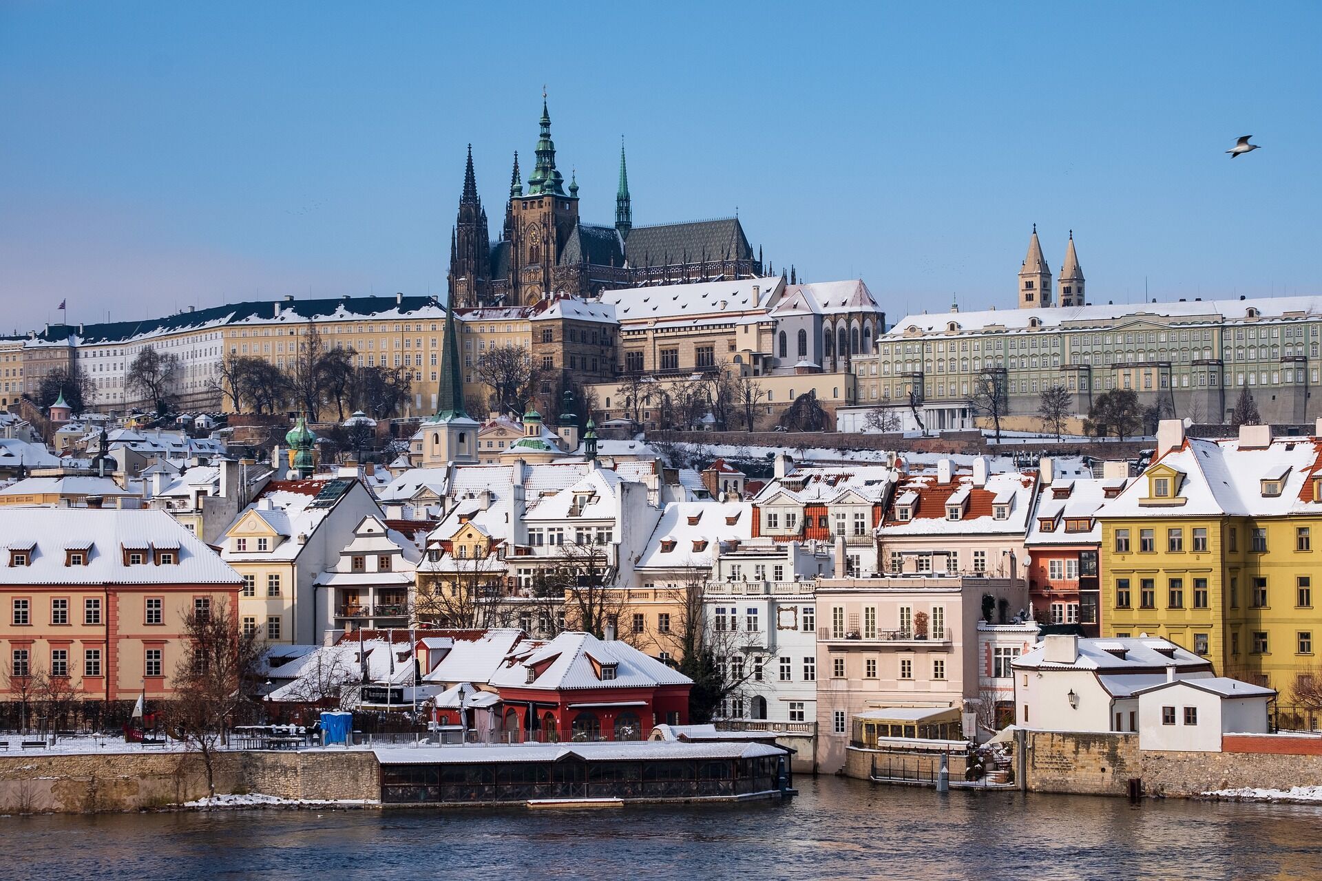 Прага взимку стає справжнім казковим містом.