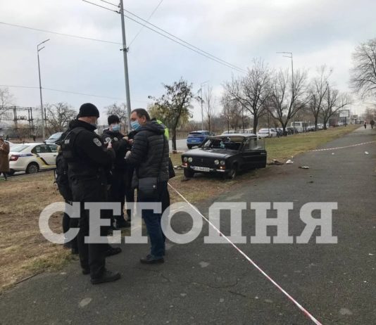 У Києві водій влаштував “перегони” з поліцією, протаранив авто та зніс намет із фруктами (фото і відео)