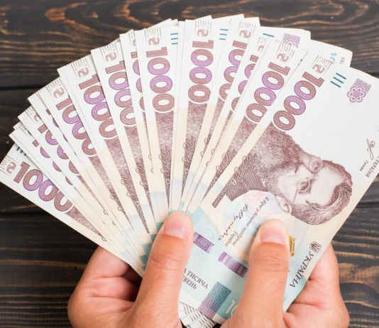 Ворожка обчистила мешканку Тернополя на 170 тисяч: погрожувала прокляттям і смертю