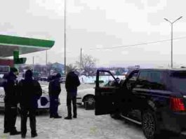 32-річний водій Range Rover обстріляв автобусну зупинку на Буковині