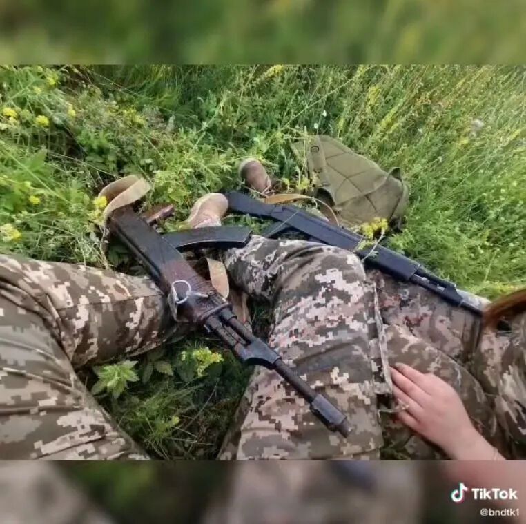 Відео під хештегом "військові дівчата" набрало тисячі лайків.