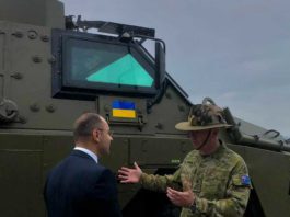 Австралія найшвидше в історії передала Україні 20 бронетранспортерів Bushmaster