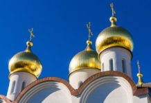 На Київщині розгорівся церковний скандал: громада і священник не можуть поділити храм
