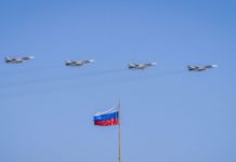 Винищувачі і бомбардувальники: супутникові фото показали, що було на аеродромі в Криму до вибухів