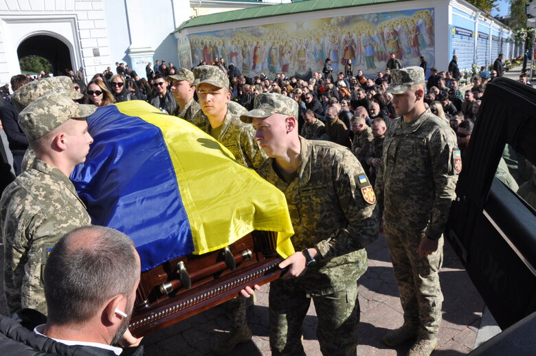 Із загиблим в бою з окупантами воїном Максимом Яловцовим (Регбістом) попрощалися в Києві 18