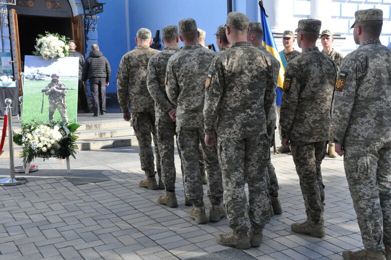 Із загиблим в бою з окупантами воїном Максимом Яловцовим (Регбістом) попрощалися в Києві 36