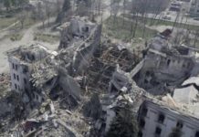 Окупанти знесли драмтеатр у Маріуполі