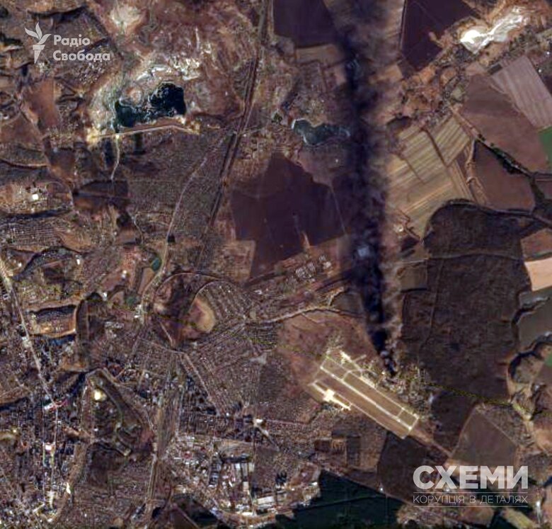 Супутникові знімки наслідків вибуху на аеродромі в Курську 01