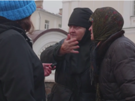 Вірянки у Почаївській лаврі заявили, що “Путін – їхній правитель”, а ракети по Україні “запускає Бог”