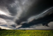 Синоптики попереджають про різке погіршення погоди: де і коли будуть грози та град