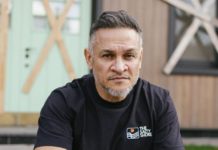 Ектора Хіменеса-Браво облаяли та нахабно вигнали з супермаркету