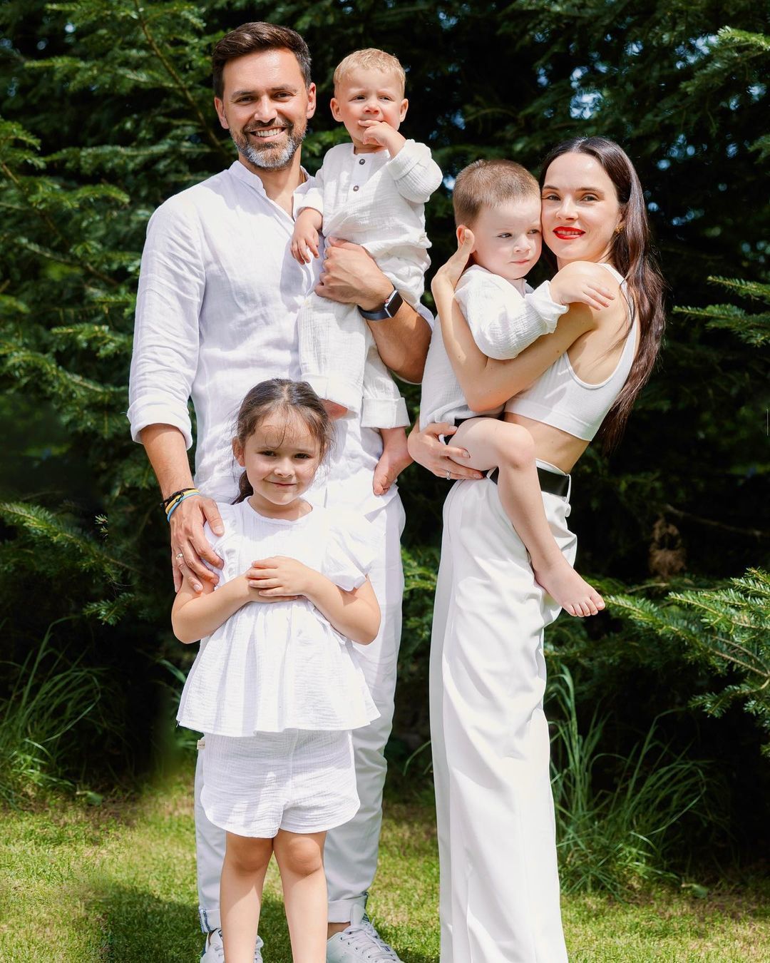 Тимур Мірошниченко з дружиною та дітьми / © instagram.com/_inna_mi_