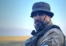 “Багато поранених”: Сенцова повідомив про чергову контузію під час бою та показав кулю з бронежилета