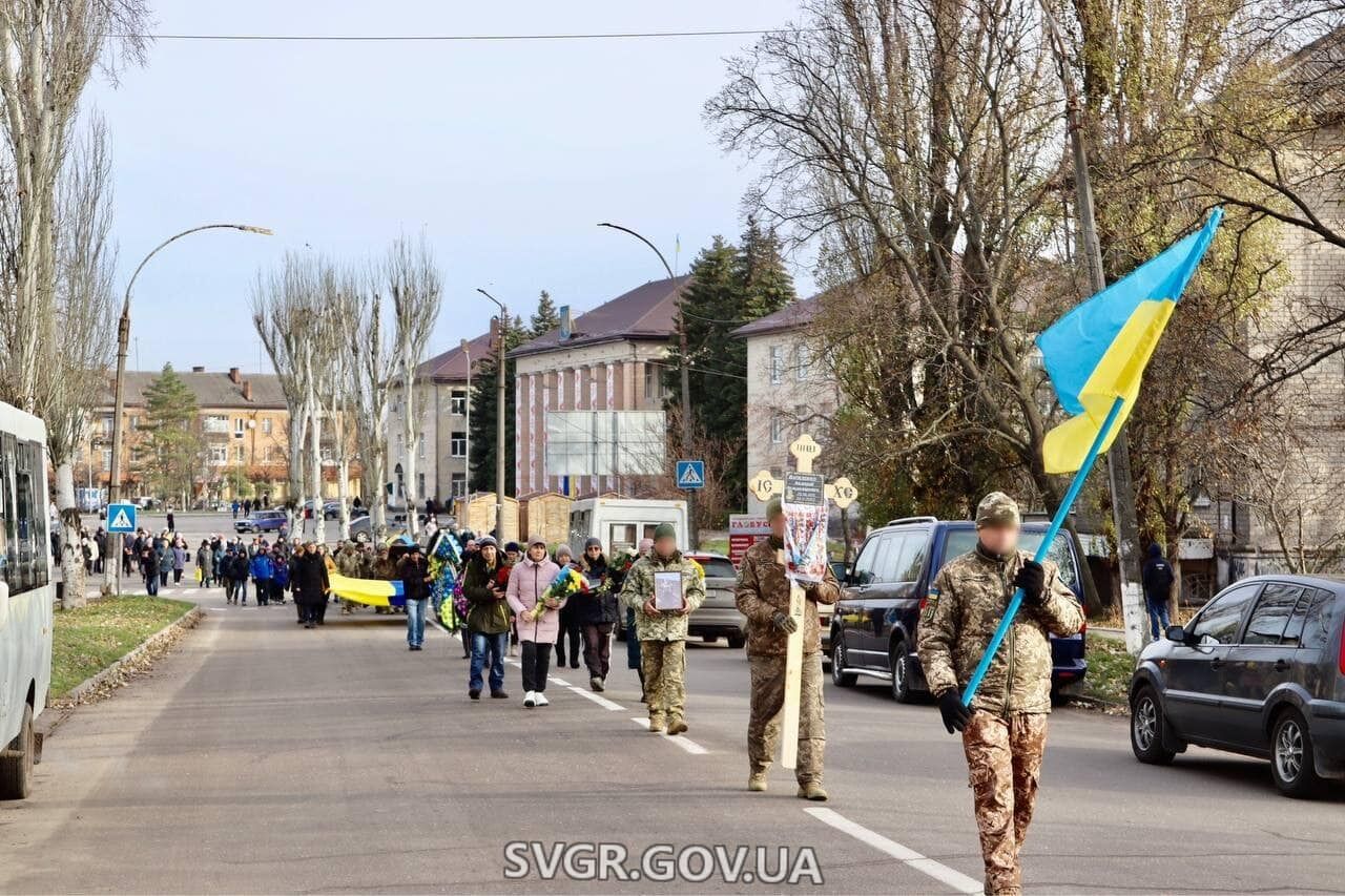 Не витримала втрати: на Кіровоградщині матір військового померла після звістки про смерть сина