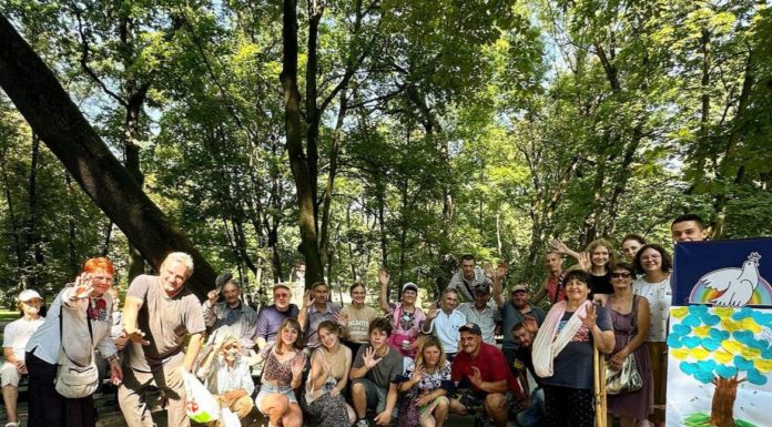 "Стаємо тими, на кого можна обпертися" - як спільнота "Молодь за мир" допомагає українцям пережити жахи війни