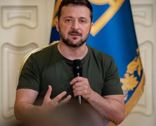 Зеленський планує зателефонувати Байдену, щоб обговорити запрошення України в НАТО