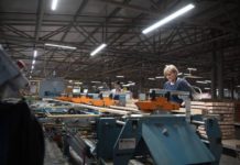 Через дефіцит робочої сили виробництво на Закарпатті візьме на роботу працівників з Бангладешу