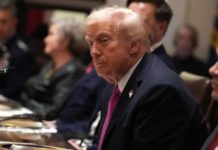 Одна розмова: ЗМІ назвали, що вплинуло на рішення Трампа щодо санкцій проти Росії