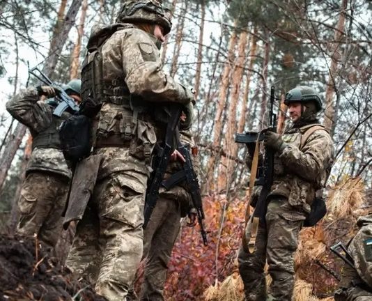 Покращили ситуацію в кількох кварталах: десантники розповіли про оборону Покровська