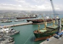 Найбільший порт Росії відновив завантаження нафти після української атаки