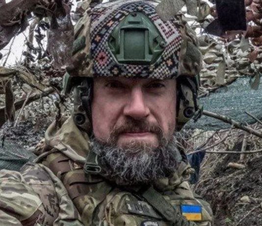 Чоловіком, який приніс комп’ютер у київський McDonald’s, щоб пограти в гру, виявився лейтенант ЗСУ. Він каже: хотів відпочити