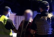 На Київщині чоловік стріляв на вулиці у бік перехожих
