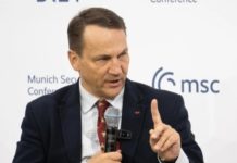 Глава МЗС Польщі зауважив Навроцькому, що його рішенню зрадів Медведєв