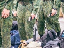 У Росії від підприємств вимагають відправляти співробітників на війну або платити – ЗМІ